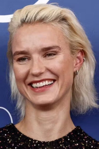 Amanda Collin - 7