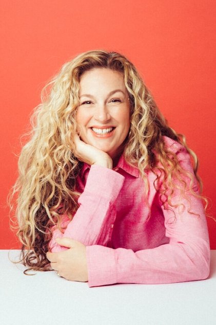 Аватар персоны Molly Smith Metzler