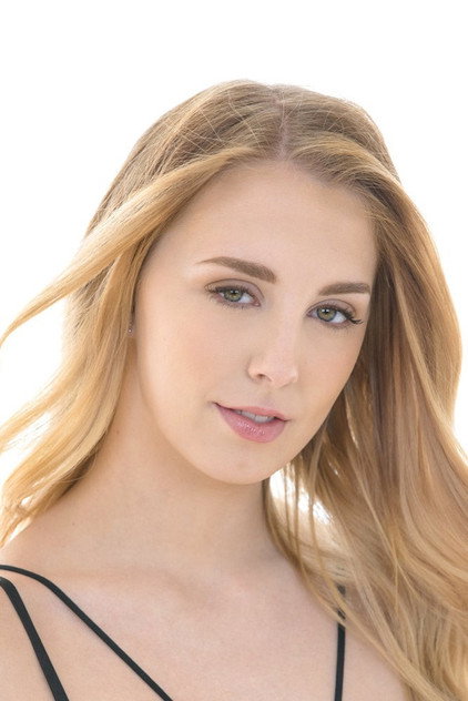 Chloe Scott photo 2