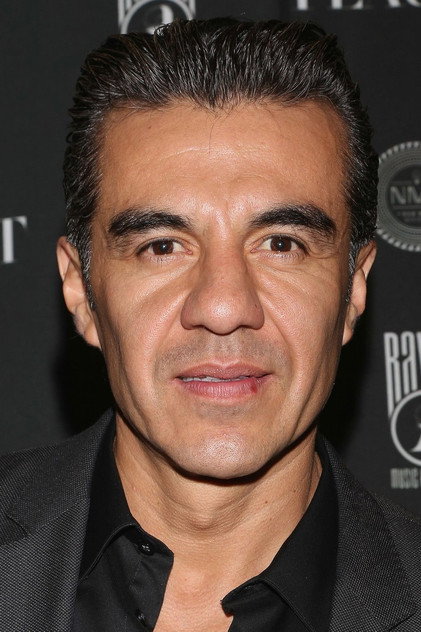 Adrián Uribe - 5