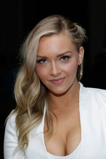 Camille Kostek - 4