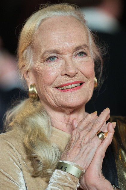 Shirley Eaton - 4