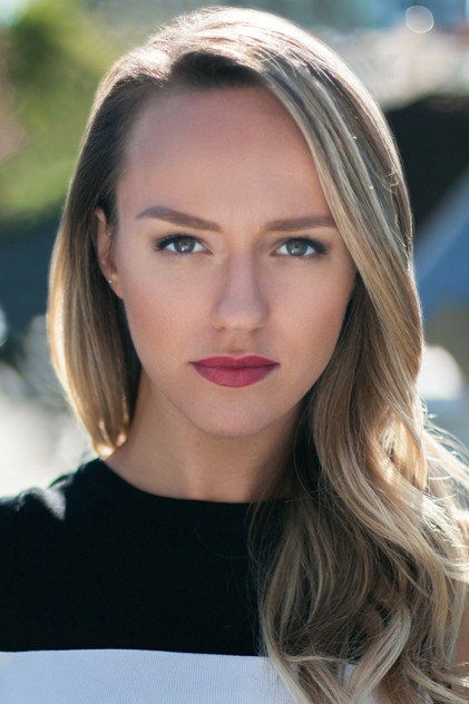 Alyson Walker photo 9