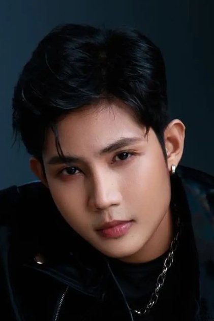 Portrait of Moe Kaung Kin