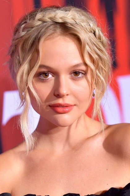 Emily Alyn Lind photo 4