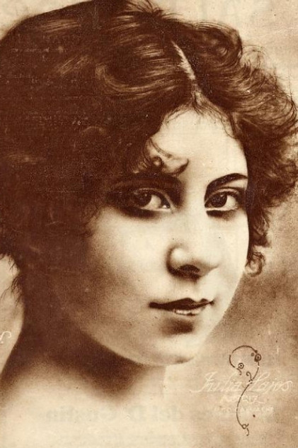 Julia Lajos photo 2