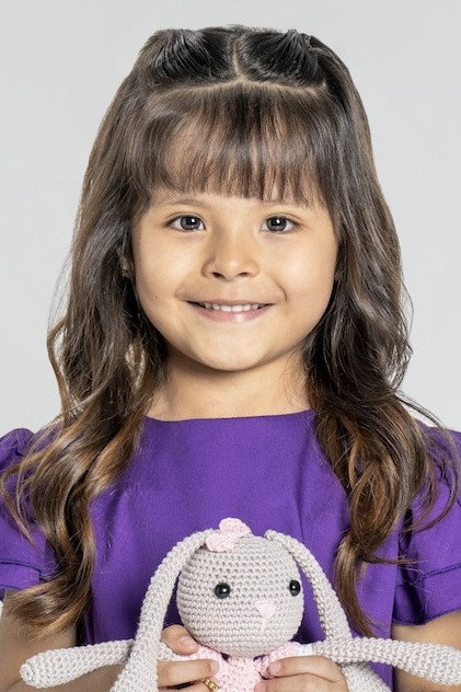 Almudena López headshot