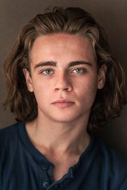 Christopher Dylan White photo 2