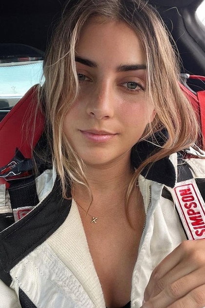 Emelia Hartford - 5