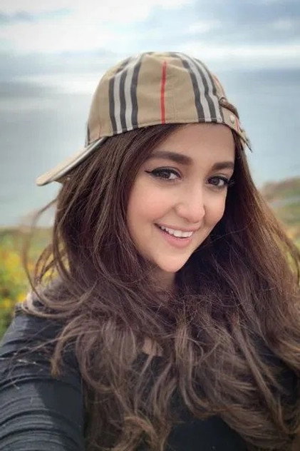 Monali Thakur - 4