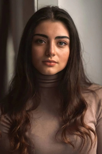 Özge Törer photo 11