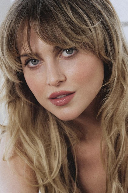 Anne Winters photo 6