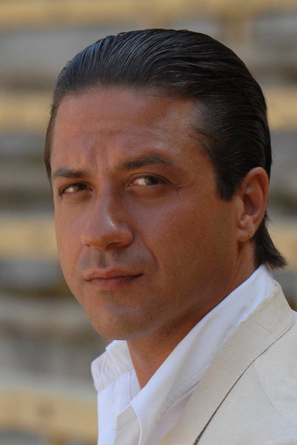 Enrique Arce - 4