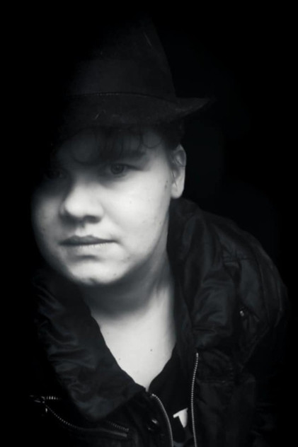 Zoe Szymon photo 2