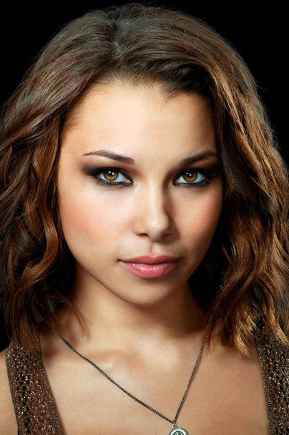 Jessica Parker Kennedy - 5