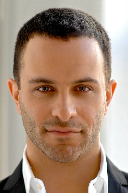 Aaron Costa Ganis photo 2