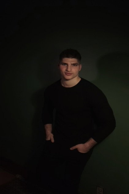 Taylor Nikides photo 2