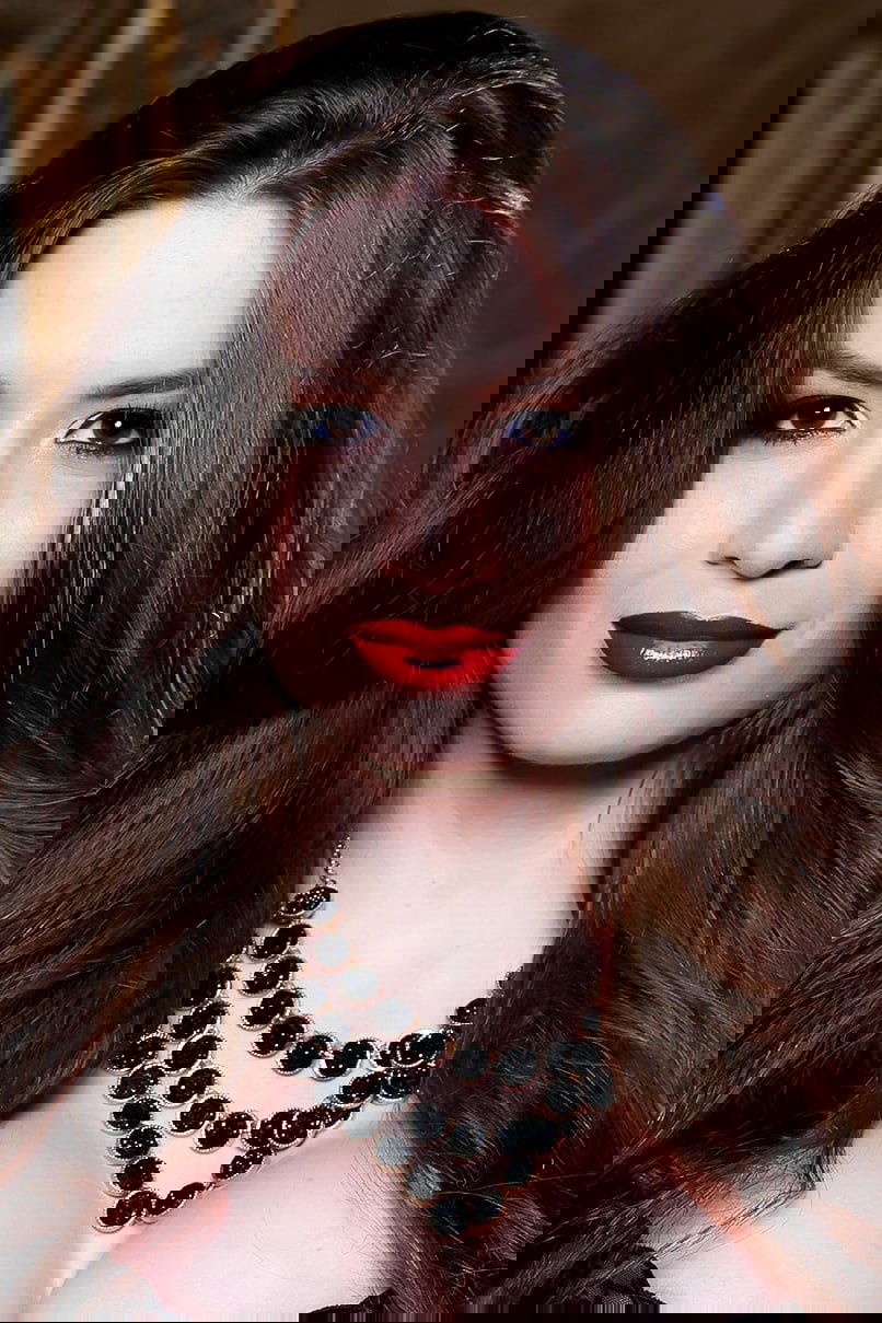 Veronica Vain