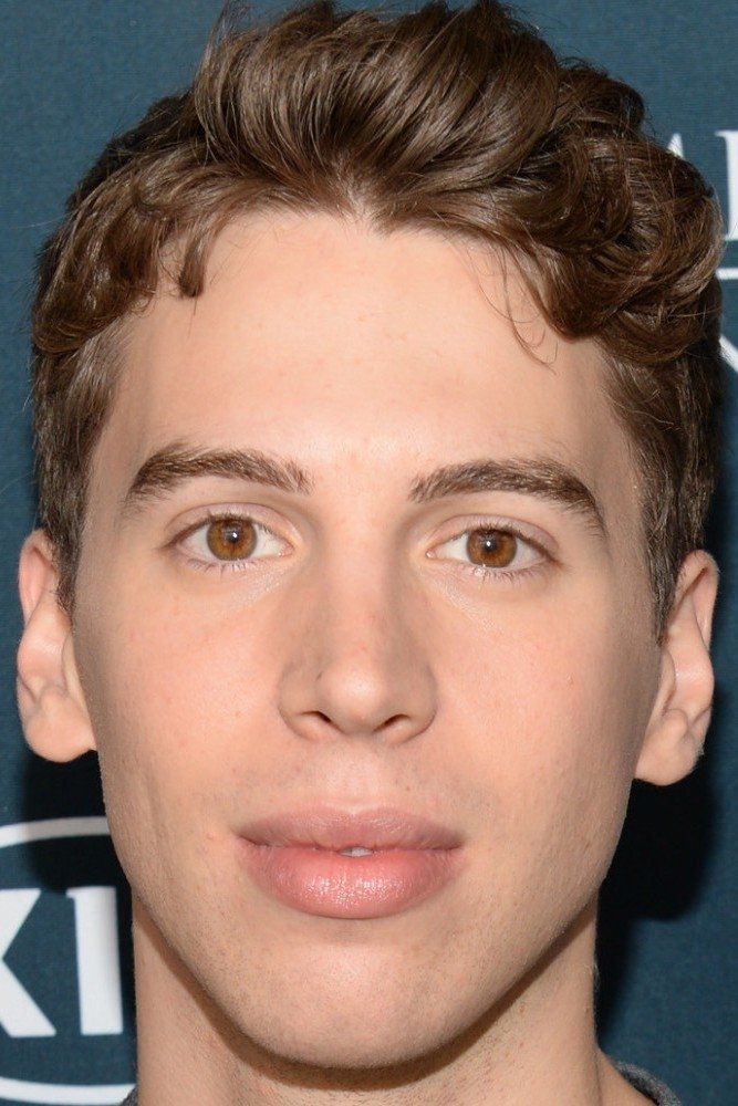 Foto de Jordan Gavaris