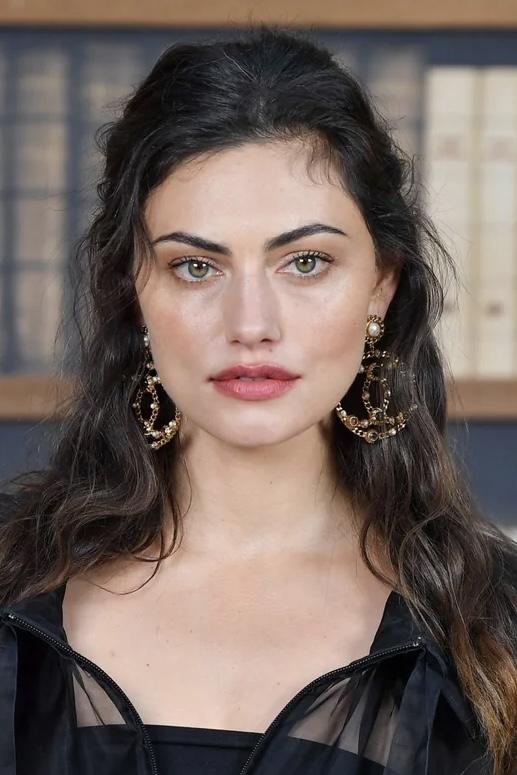 Foto de Phoebe Tonkin