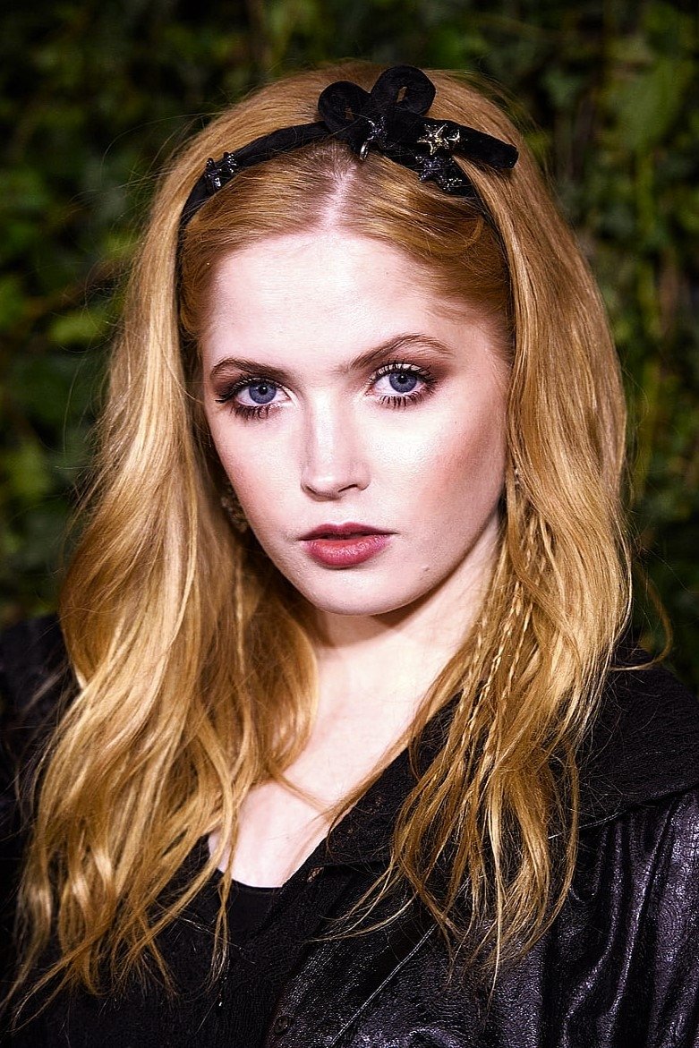 Foto de Ellie Bamber
