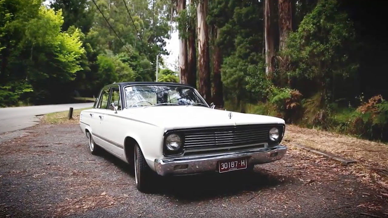 Chrysler Valiant V8