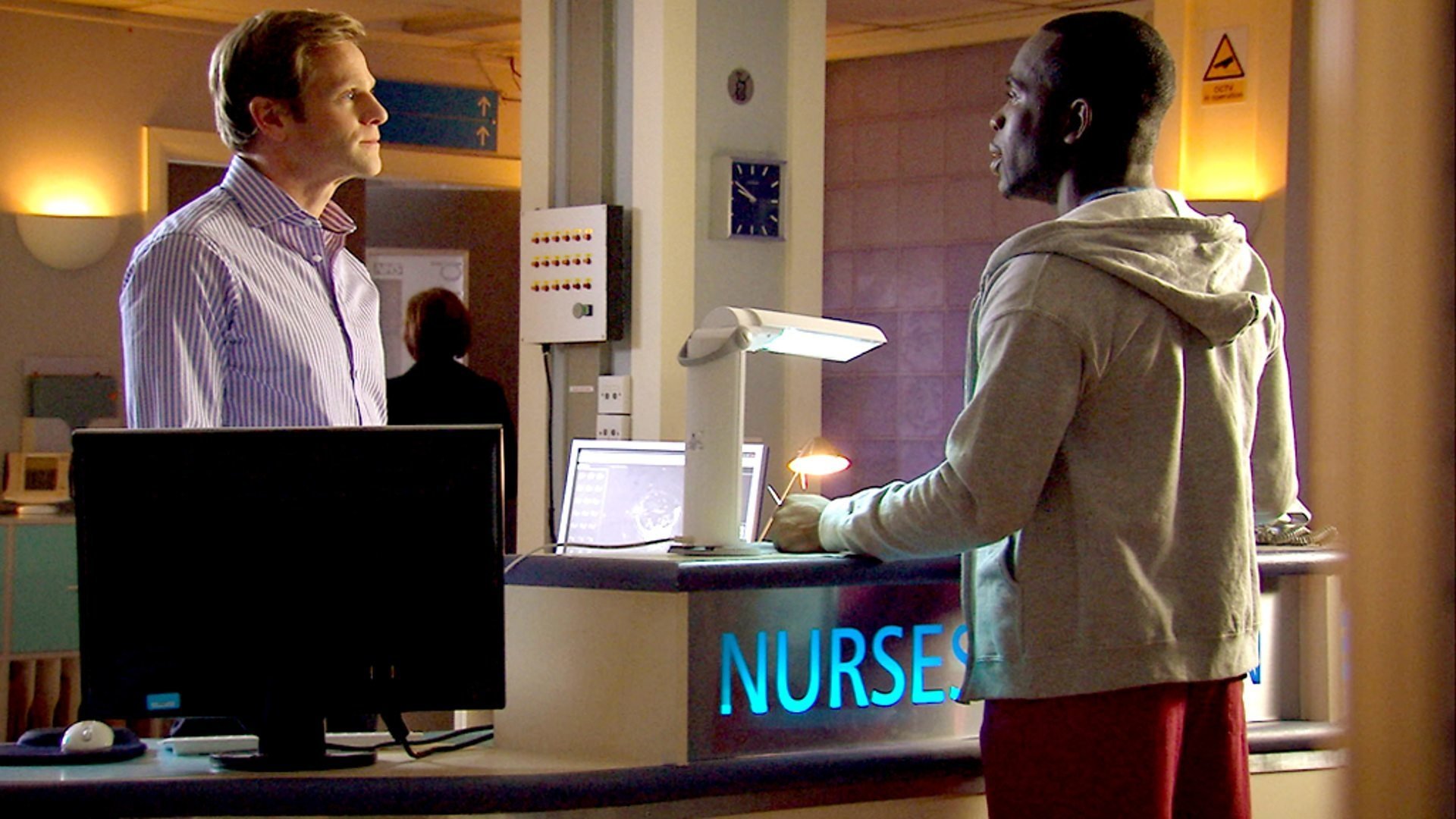 Holby City 14×25 – Throw in the Towel