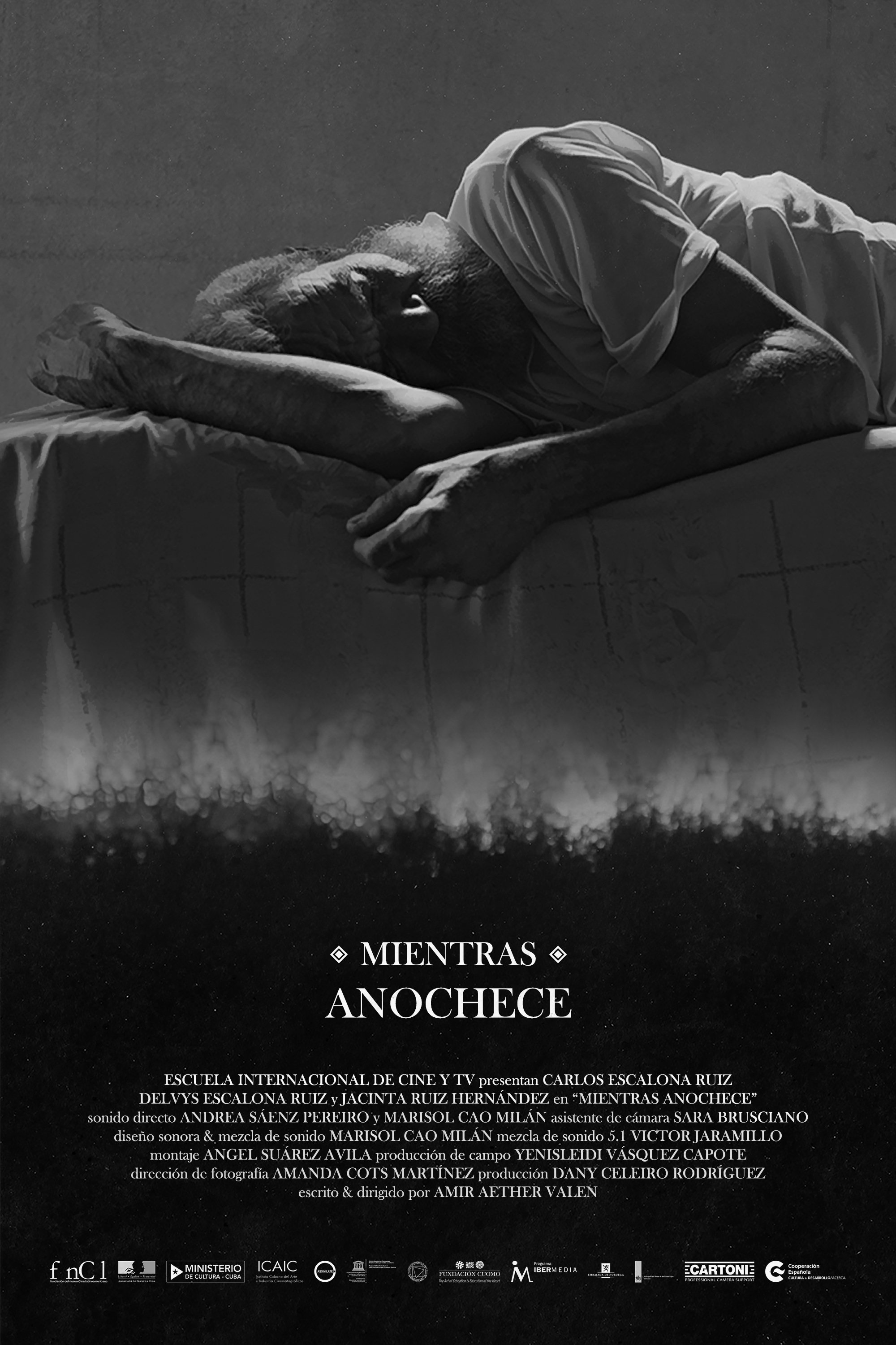 Poster de Mientras Anochece
