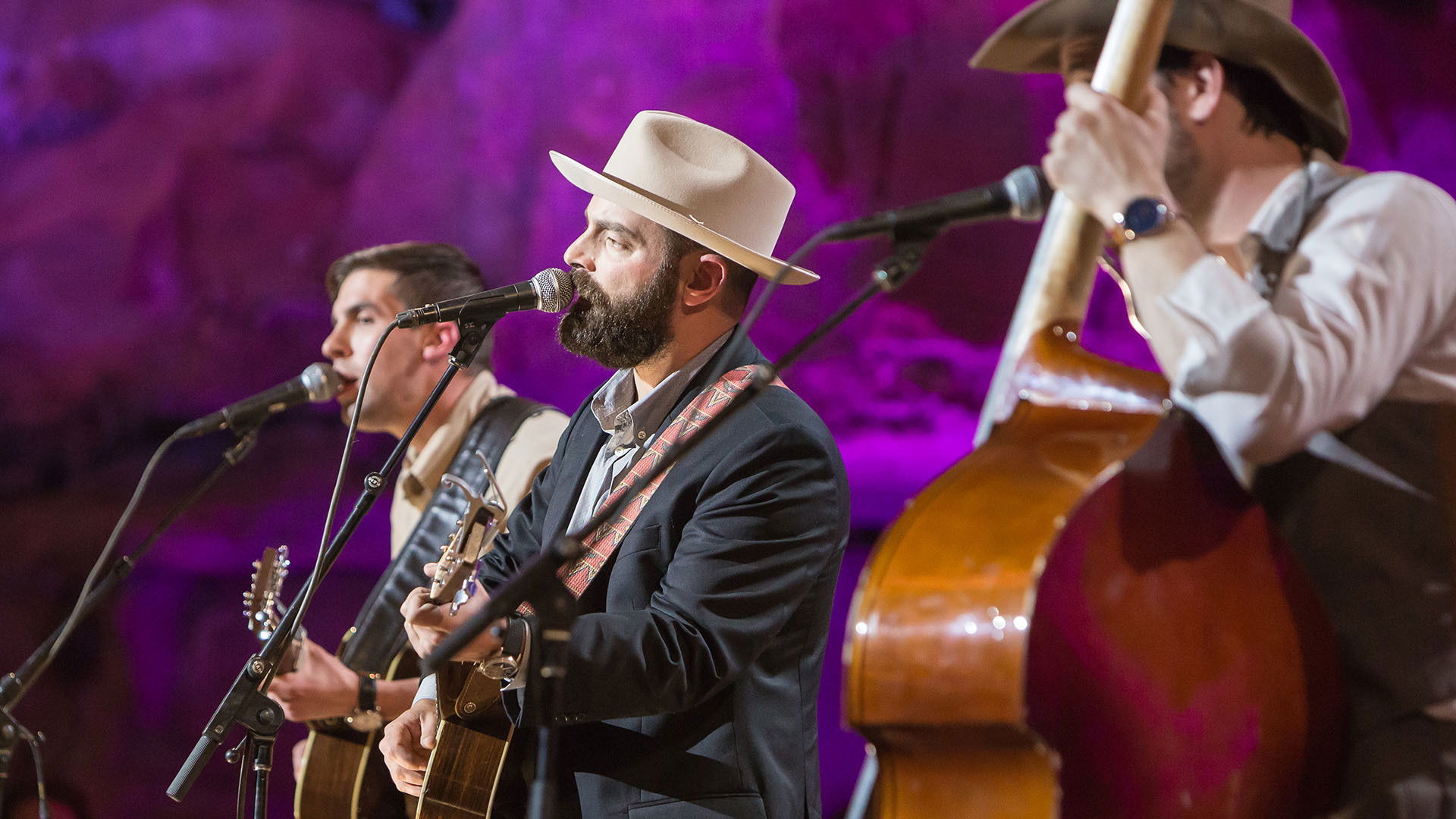 Drew Holcomb & The Neighbors