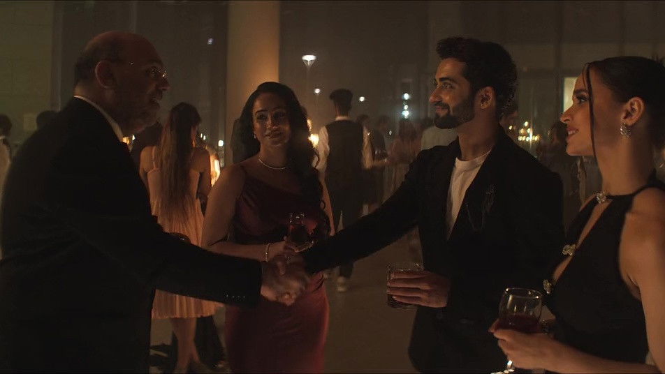 Hai Apna Dil Toh Awara