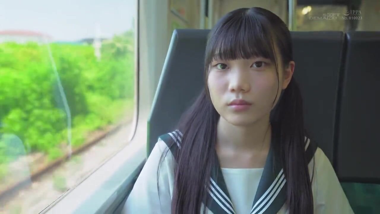 悶々19歳。シャイ、まじめ、むっつりスケベ。このまま大人になりたくない。 望実かなえ AV DEBUT