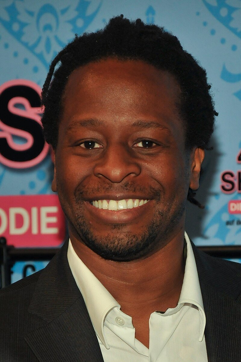 Foto de Mola Adebisi