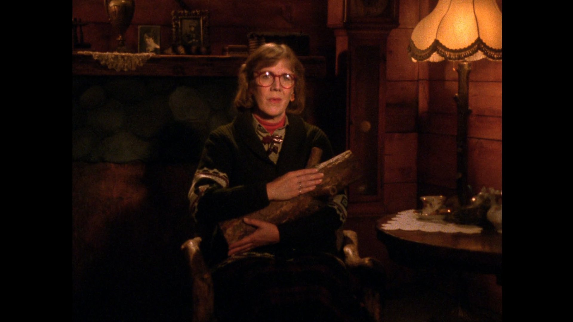 Log Lady Introduction - S02E15