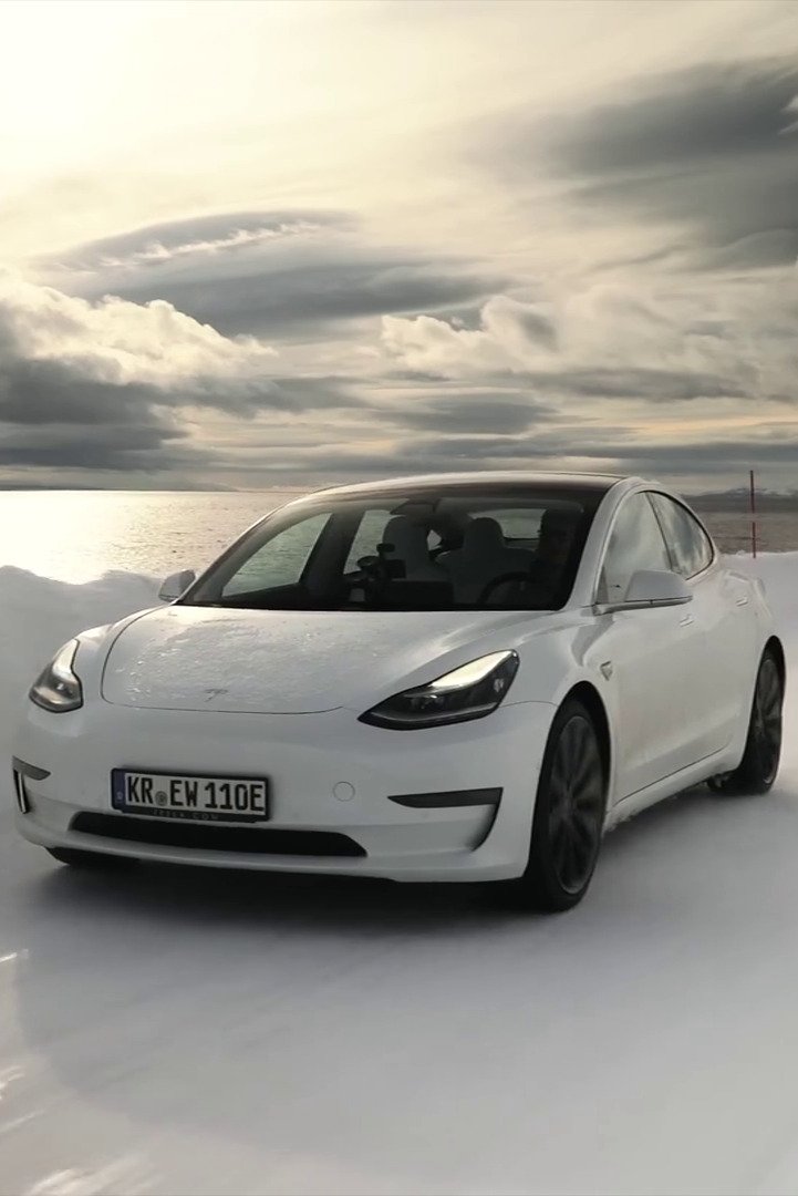 Poster for Tesla Model 3 vs. Diesel-SUV vs. Nordkap im Winter!