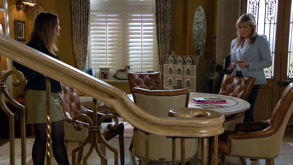 Episode 9039 (Mon 17th May 2021)
