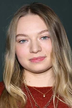 the profile picture of Mia Threapleton