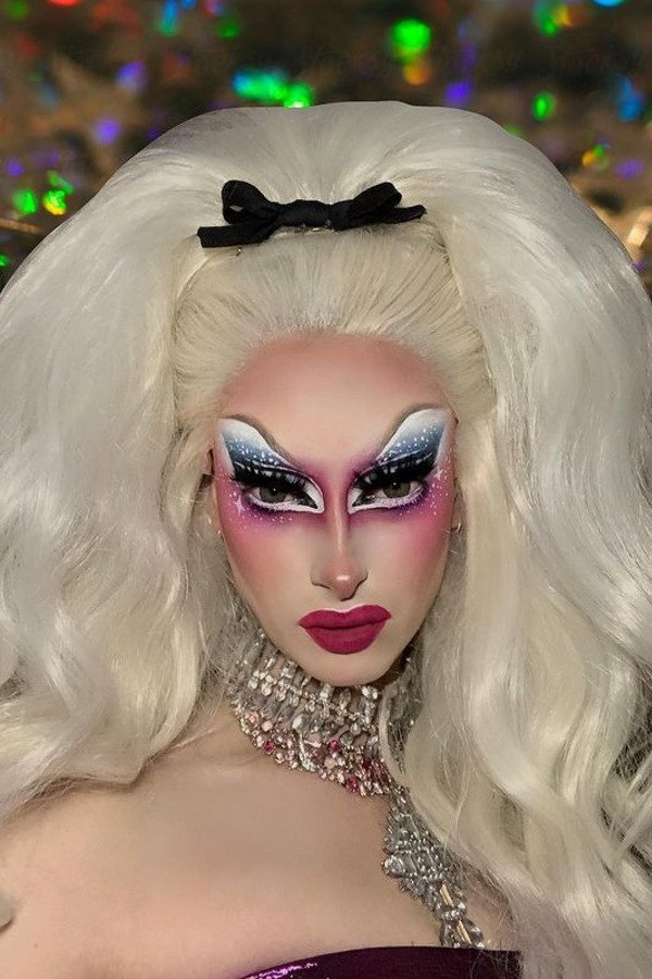 Foto de Yvonne Nightstand