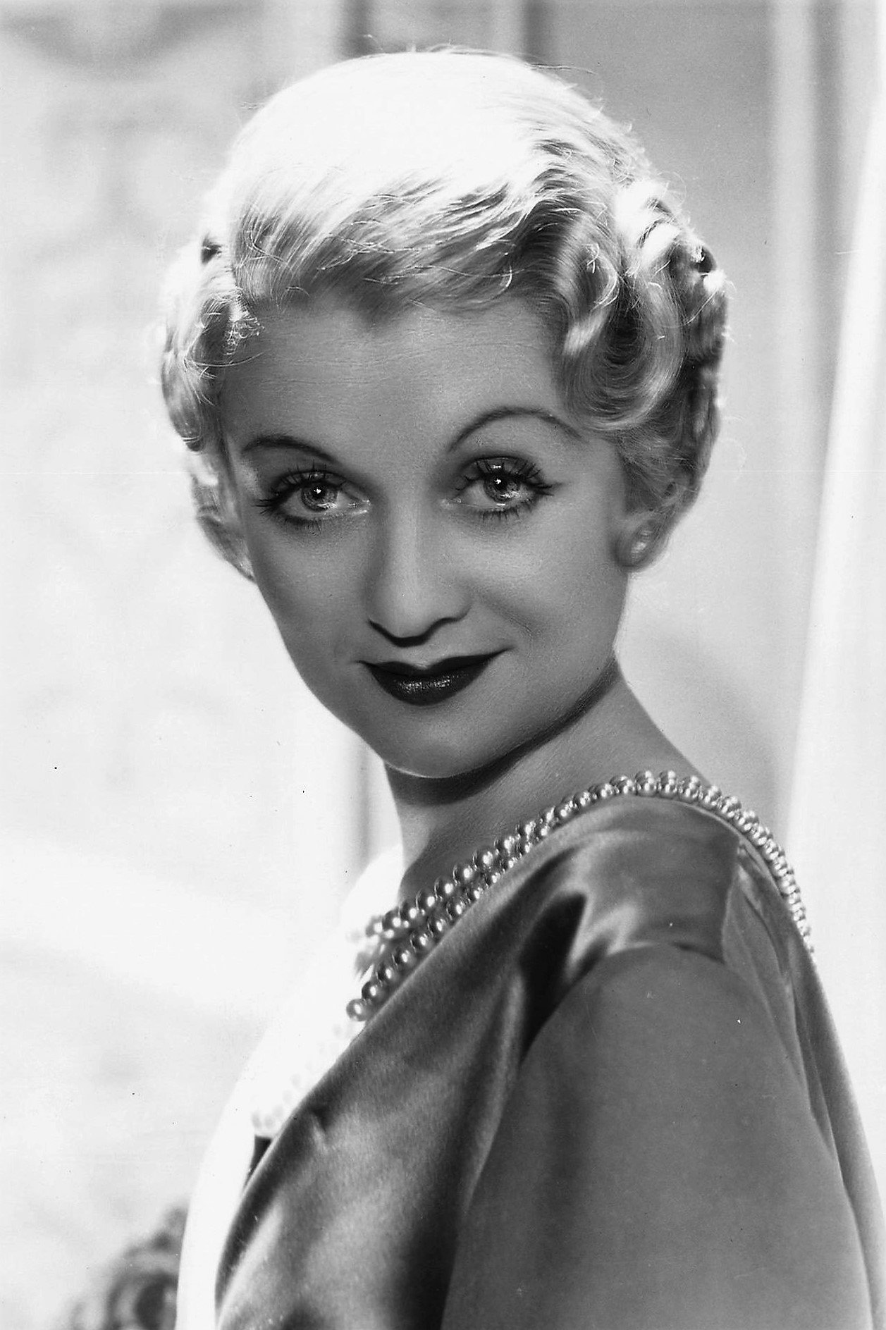 Foto de Constance Bennett