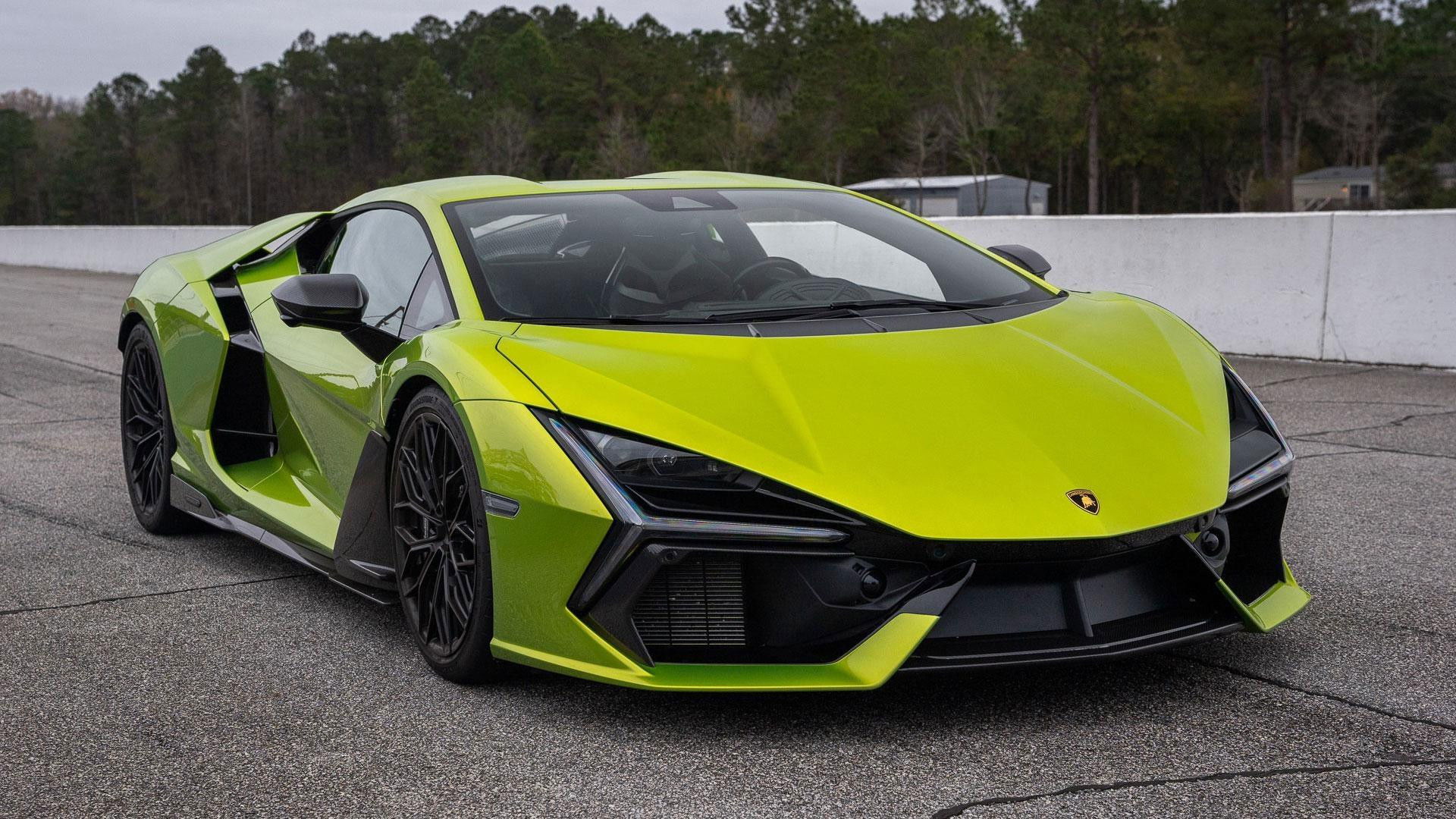 Lamborghini Revuelto