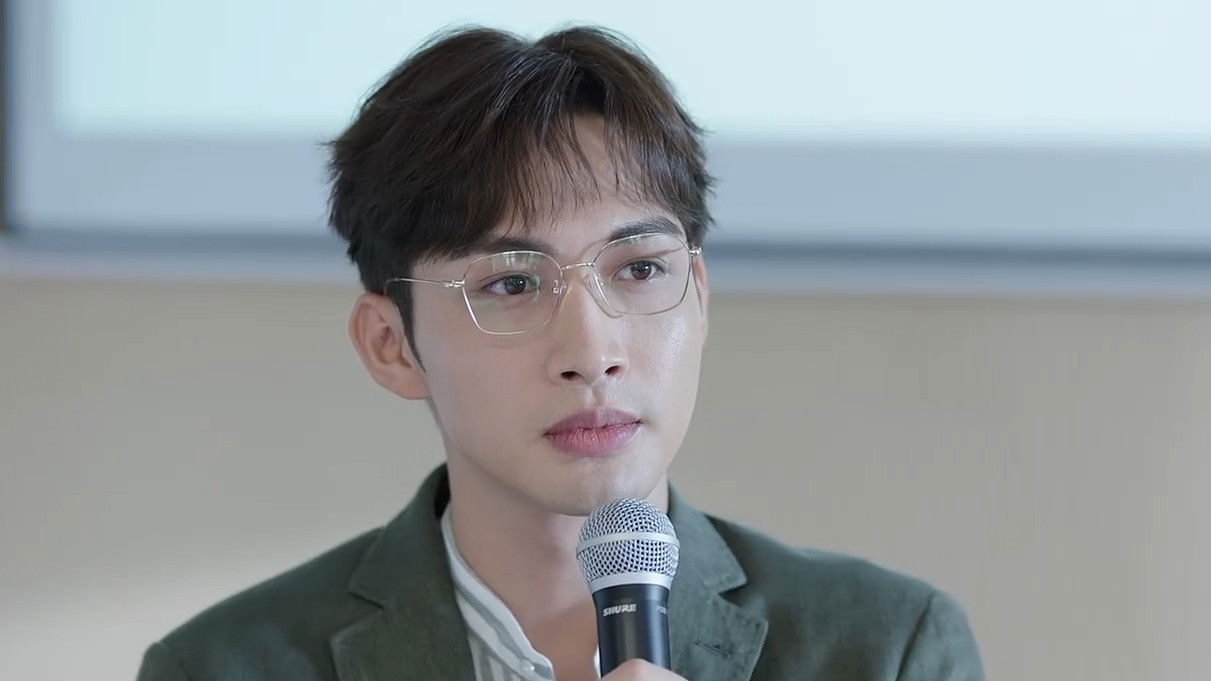 Some Plants are Decorative and Medicinal, Like the Common Poppy