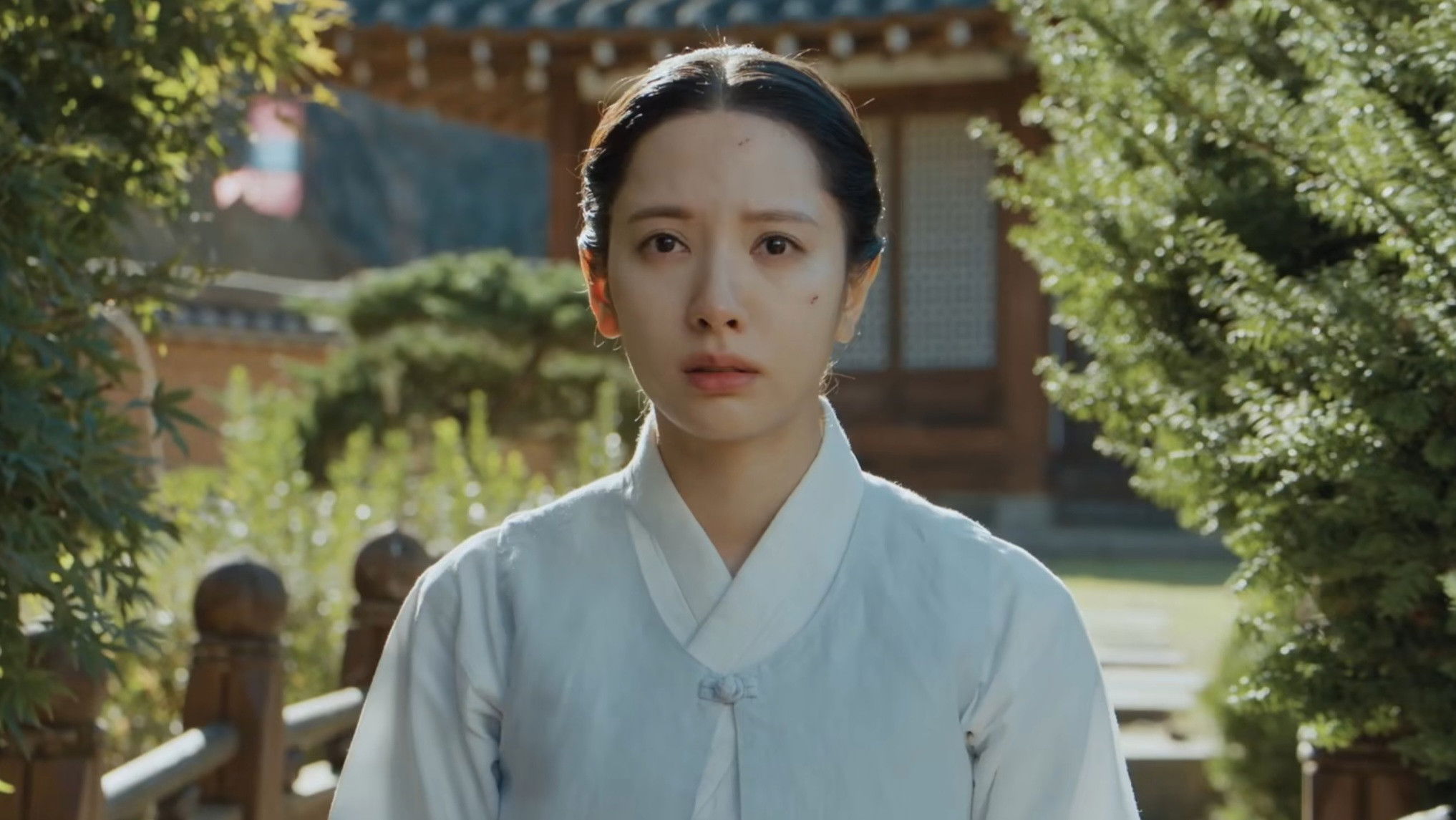 Where Gang-Chul Walks, Autumn Turns to Spring