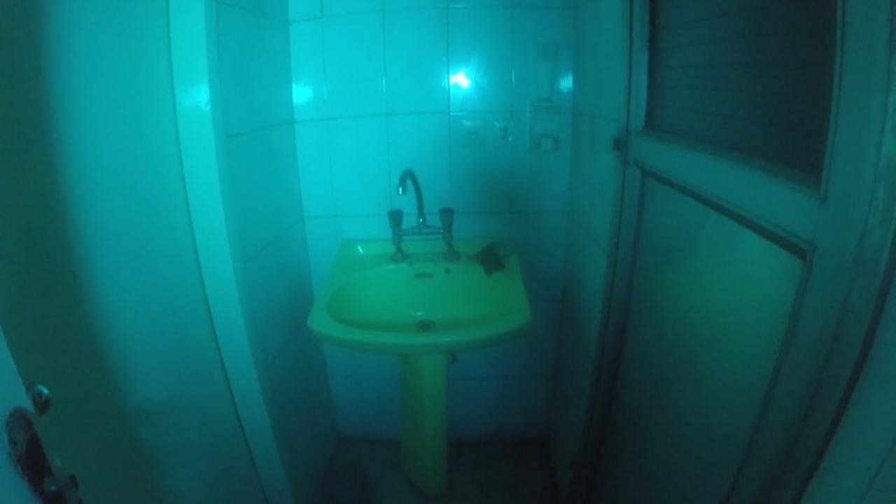 اینجا نه