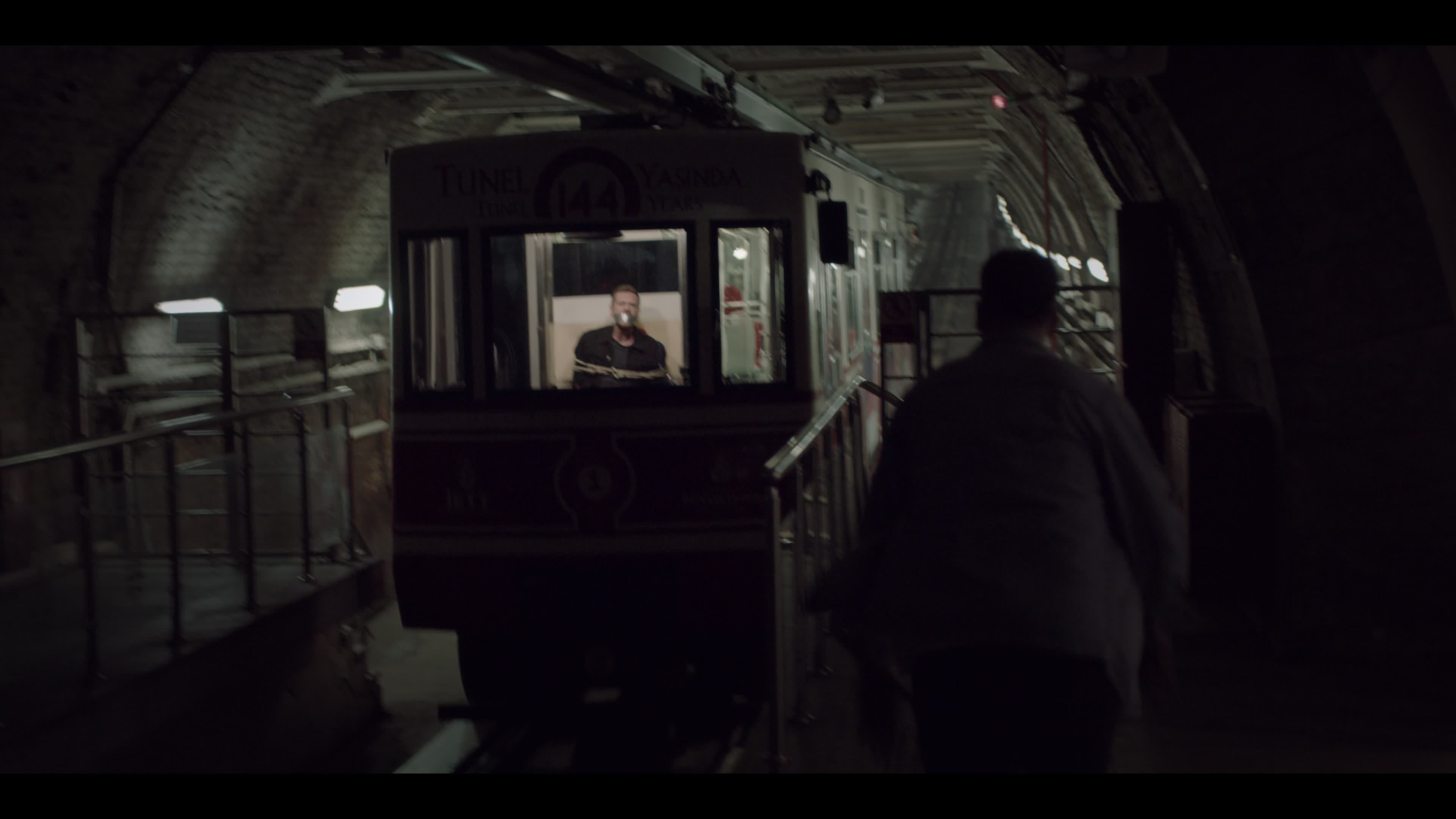 Hakan, el protector 3×2