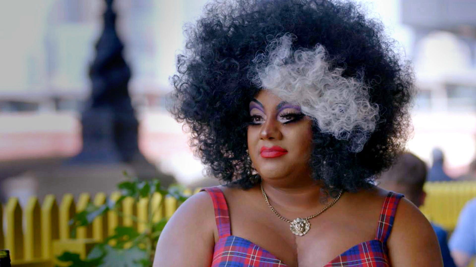 Series 3 - Celebrity Specials - James Lock and Yazmin Oukhellou / Vinegar Strokes and Emile