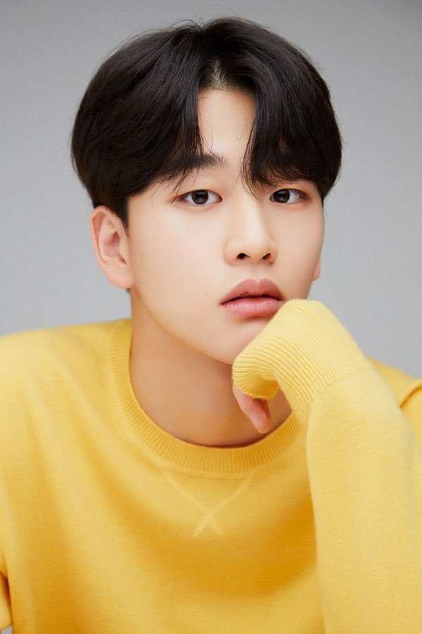 Foto de Kim Yoon-woo