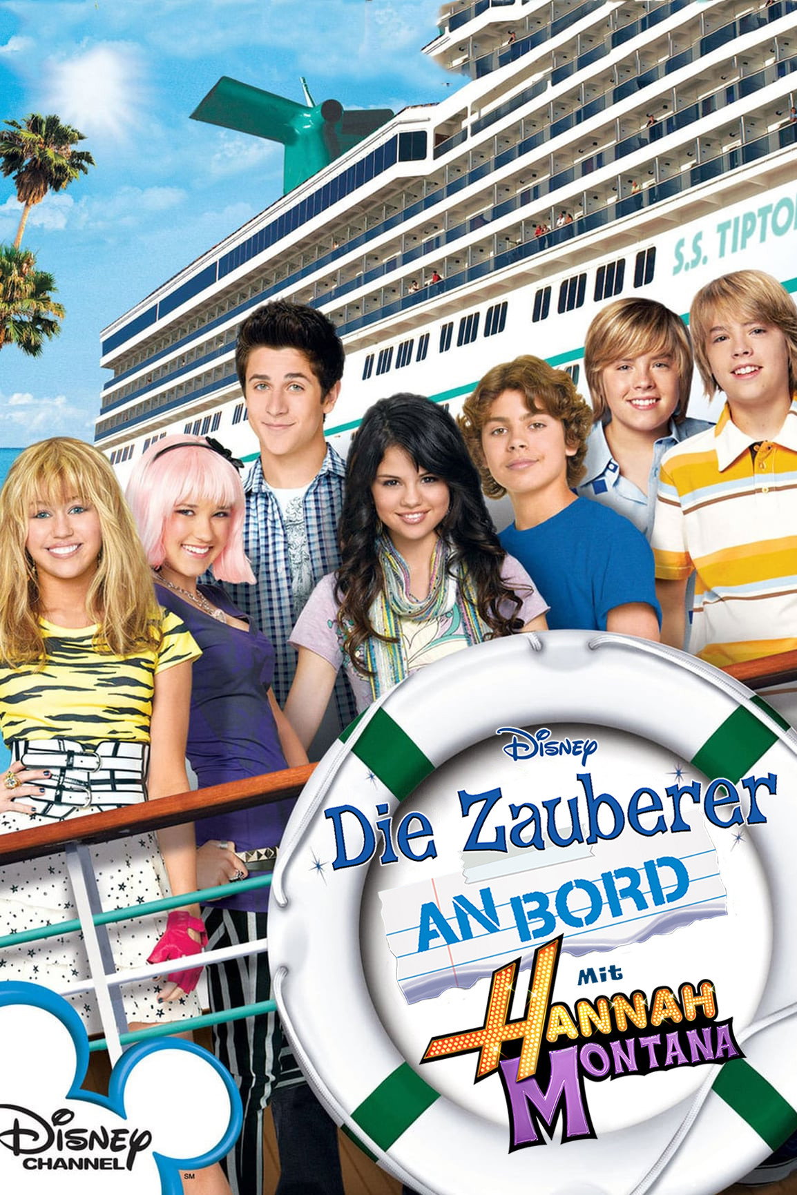 Die S.S. TIPTON startet ein Comedy-Crossover-Event in dreifacher Länge, als Justin eine Teen-Kreuzfahrt nach Hawaii gewinnt und die einmalige Chance, London zu treffen. Sowohl Justin als auch Max tun ihr Bestes, um die Zuneigung der Erbin zu gewinnen, während Cody versucht, Konzertkarten für Bailey zu gewinnen, und Alex beschuldigt Zack, ein Witzbold zu sein. Zwischen den Streichen der Kinder (warum ist Justin blau?!) und verrückten Intrigen (Alex schmuggelt Harper an Bord, um ihren Wissenschaftskurs zu machen?!) gibt es ja auch noch das ausverkaufte Hannah Montana Konzert auf Hawaii. Aber als Miley Stewart ihr Glücksbringer-Fußkettchen und ihre Hannah-Perücke verliert, sind ihre Tage als größter Popstar der Welt dann wohl für immer vorbei?