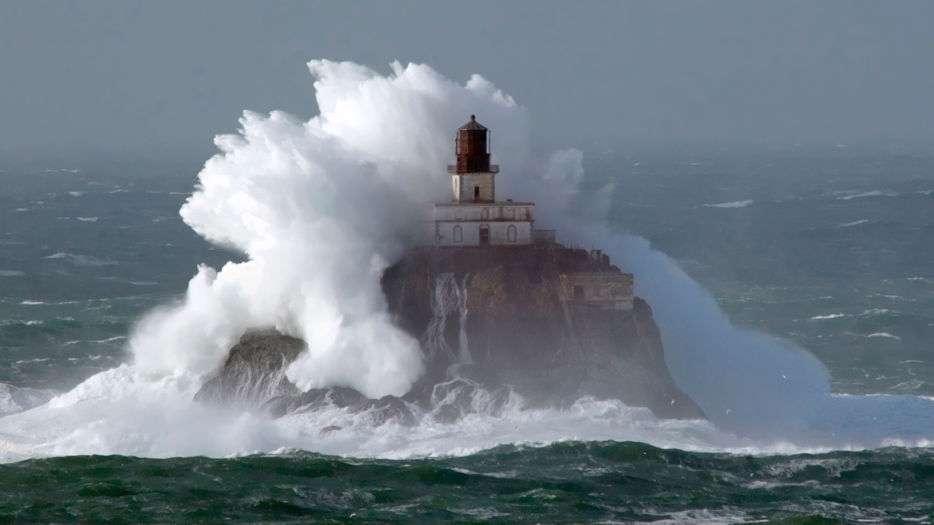 Tillamook Rock Lighthouse, River Snorkeling and The Ship Report