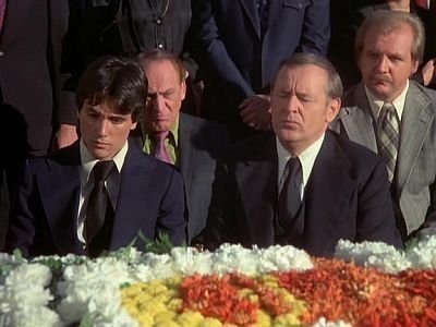 Quincy, M.E. 3×8 – Main Man