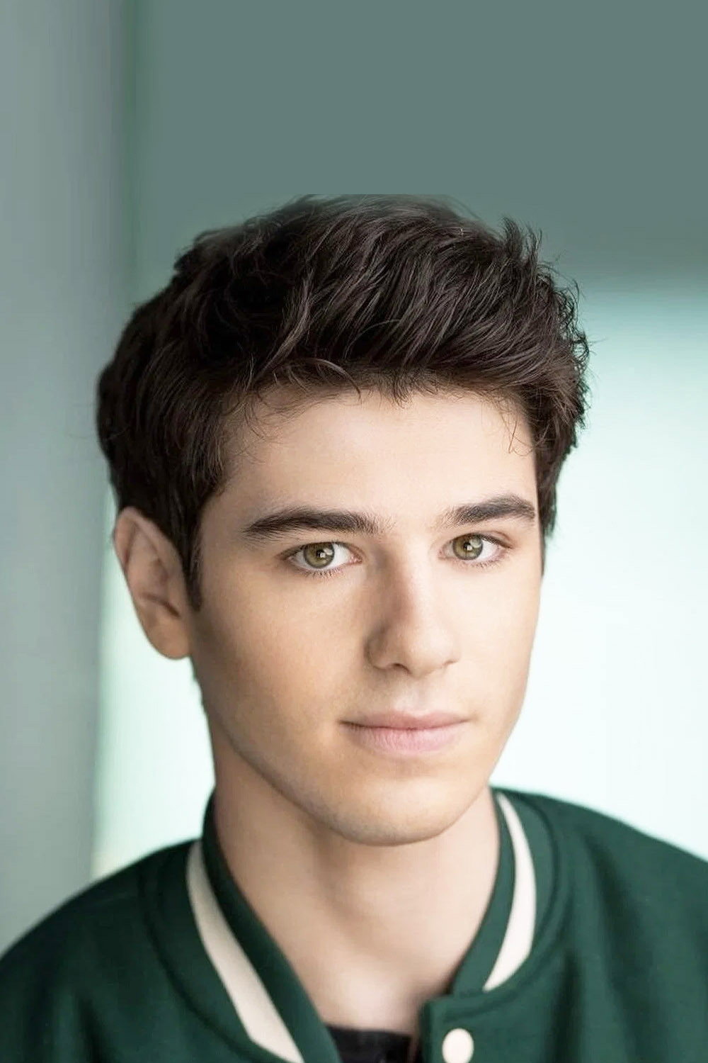 the profile picture of Oscar Chark