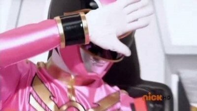 Power Rangers 20×2 – He Blasted Me with Science